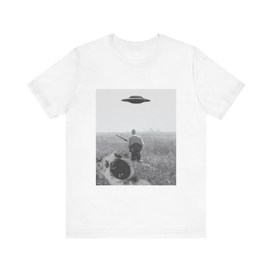 Funny Dog Hunter Selfie- UFO Unisex Short Sleeve Tee